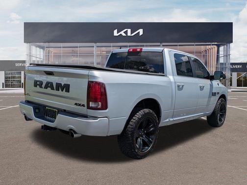 Bright Silver Clearcoat Metallic 2017 RAM 1500 Sport