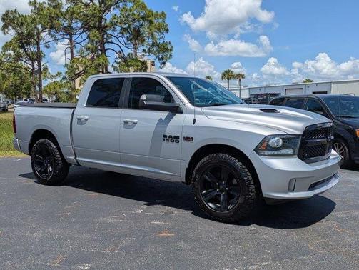 Bright Silver Clearcoat Metallic 2017 RAM 1500 Sport