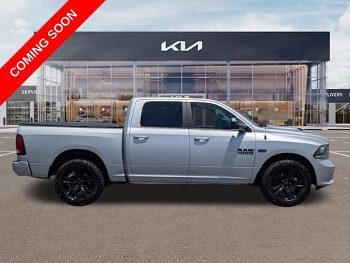 Bright Silver Clearcoat Metallic 2017 RAM 1500 Sport