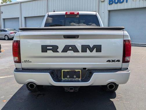 Bright Silver Clearcoat Metallic 2017 RAM 1500 Sport