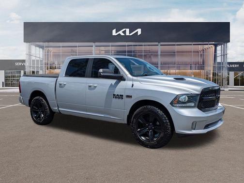 Bright Silver Clearcoat Metallic 2017 RAM 1500 Sport