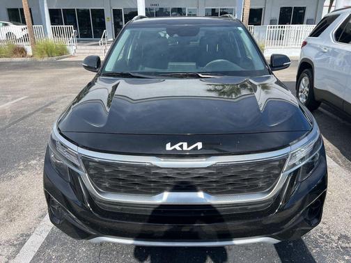 Cherry Black 2023 Kia Seltos S