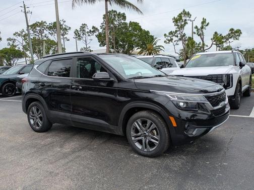 Cherry Black 2023 Kia Seltos S