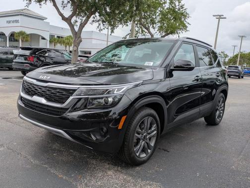 Cherry Black 2023 Kia Seltos S