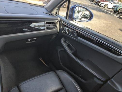 2023 Porsche Macan T