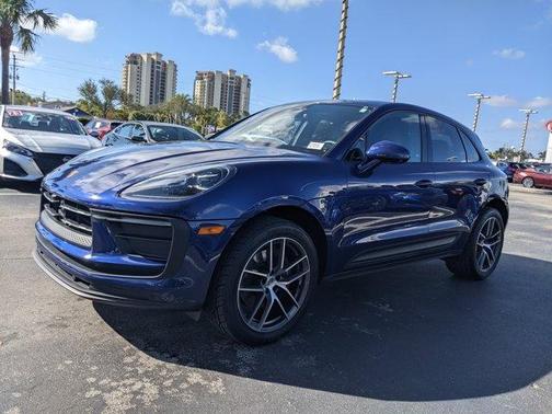2023 Porsche Macan T