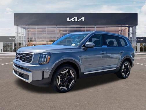 Everlasting Silver 2023 Kia Telluride S