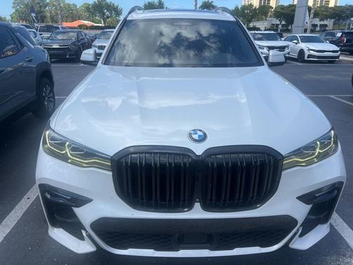Mineral White Metallic 2019 BMW X7 xDrive40i