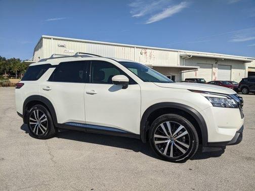 2024 Nissan Pathfinder Platinum