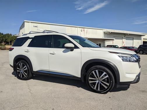 2024 Nissan Pathfinder Platinum