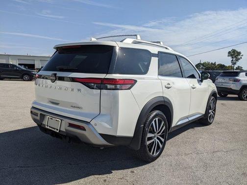 2024 Nissan Pathfinder Platinum