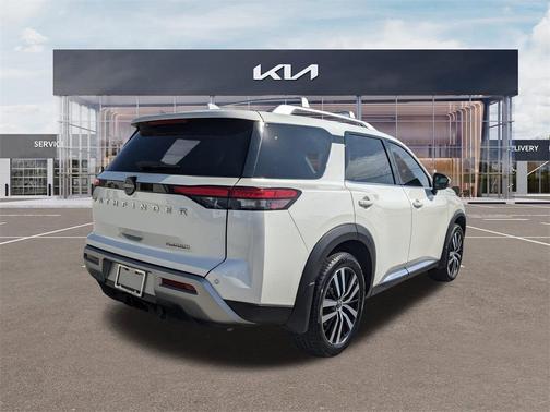 2024 Nissan Pathfinder Platinum
