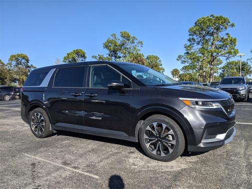 2024 Kia Carnival EX