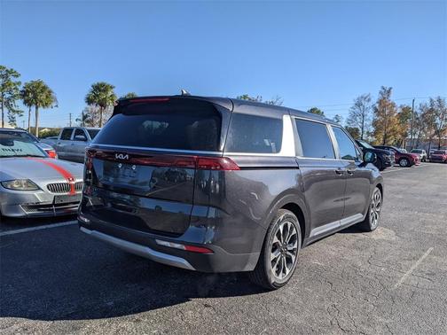 2024 Kia Carnival EX