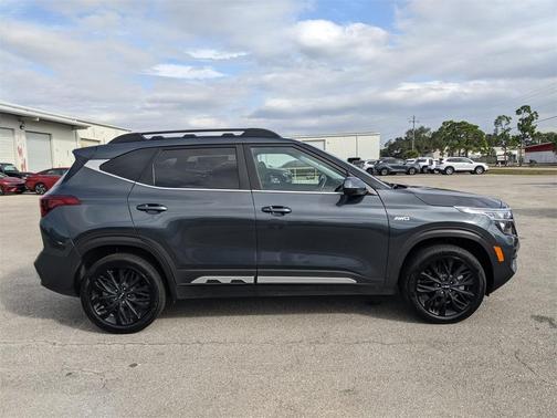 2023 Kia Seltos Nightfall