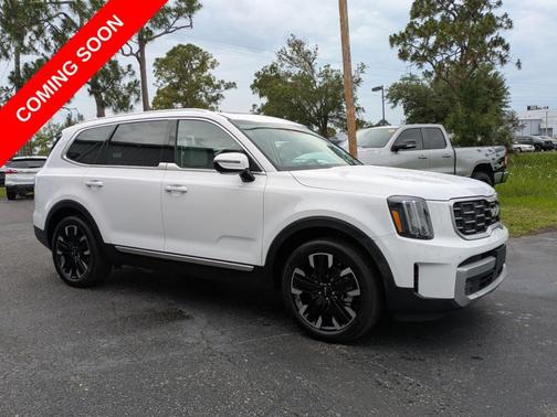 Glacial White Pearl 2023 Kia Telluride SX