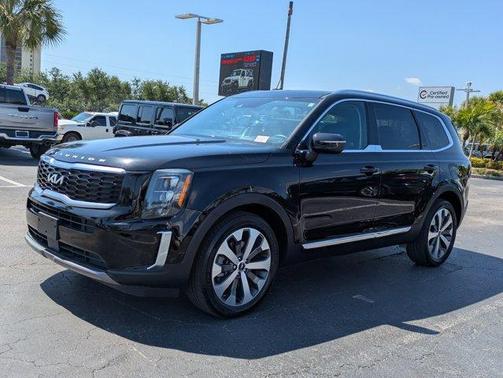Ebony Black 2022 Kia Telluride EX
