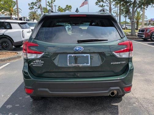 Cascade Green Silica 2023 Subaru Forester Limited