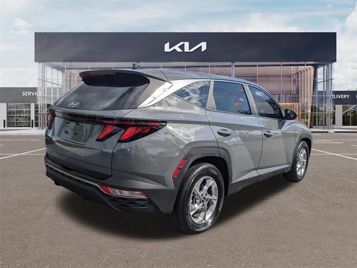 2024 Hyundai TUCSON SE