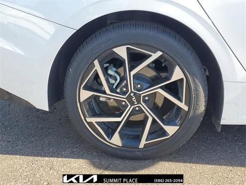 2025 Kia K5 EX