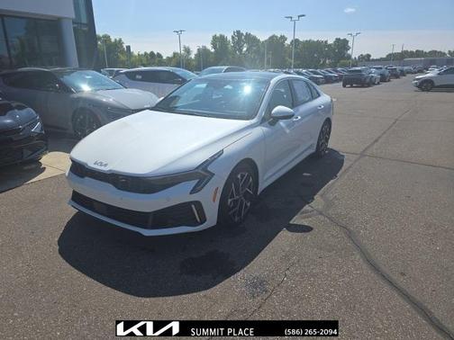 2025 Kia K5 EX