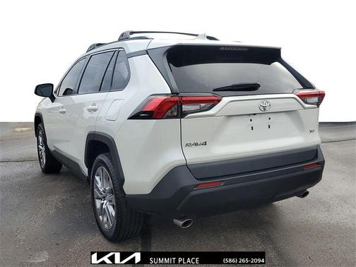 2022 Toyota RAV4 XLE Premium