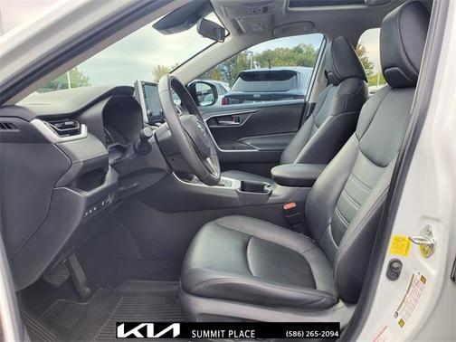 2022 Toyota RAV4 XLE Premium