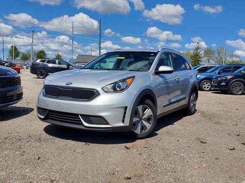 Silky Silver 2019 Kia Niro LX