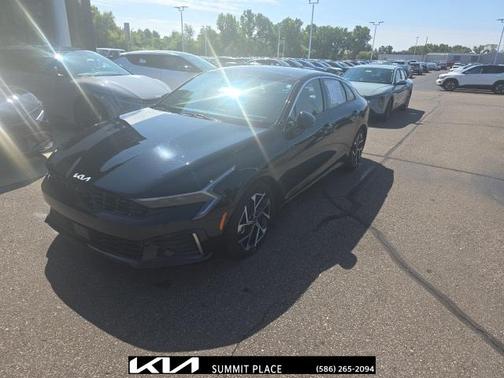 2025 Kia K5 EX