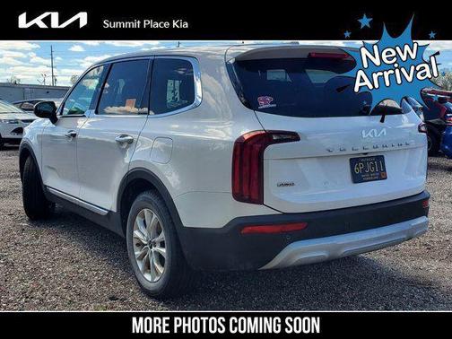 Glacial White Pearl 2022 Kia Telluride LX
