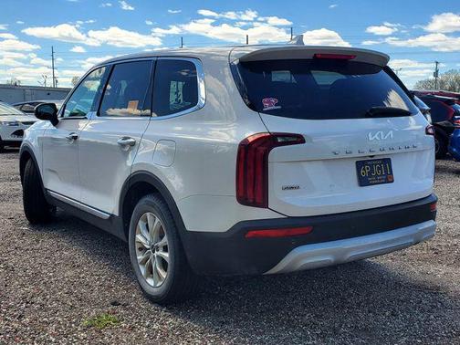 Glacial White Pearl 2022 Kia Telluride LX