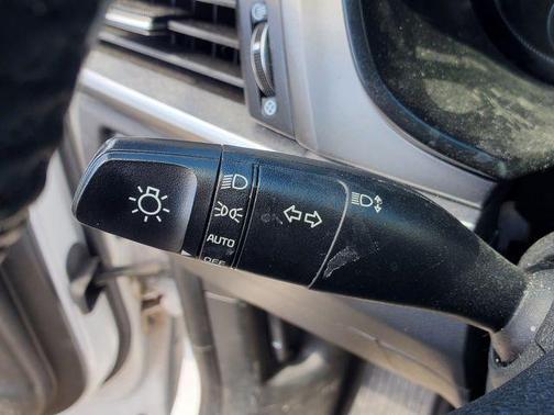 Glacial White Pearl 2022 Kia Telluride LX