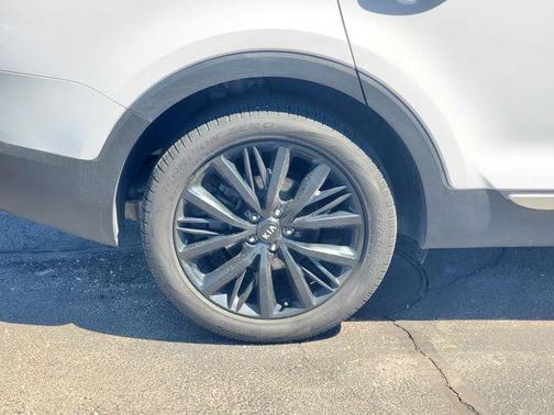 Glacial White Pearl 2021 Kia Telluride SX