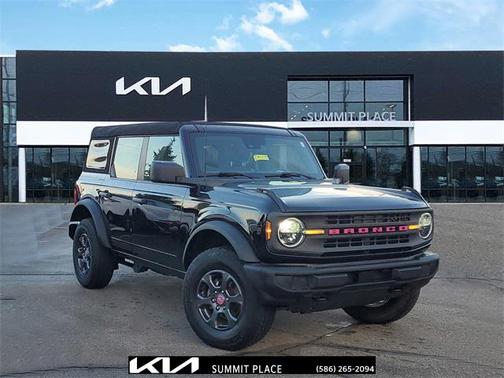 2023 Ford Bronco Base