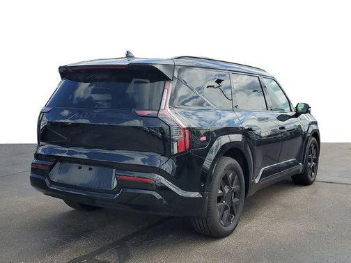 Ebony Black 2026 Kia EV9 Land