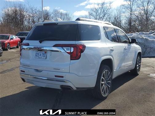 2021 GMC Acadia Denali