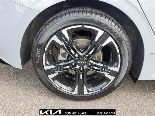 2024 Kia K5 GT-Line