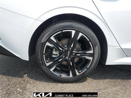 2024 Kia K5 GT-Line