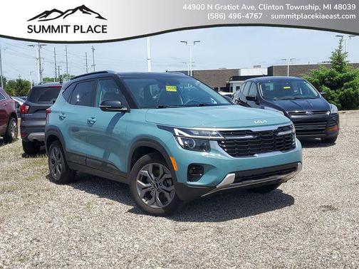 Pluton Blue/Black Roof 2024 Kia Seltos S