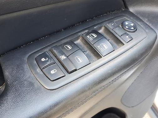 Bright Silver Metallic Clearcoat 2013 Jeep Grand Cherokee Laredo