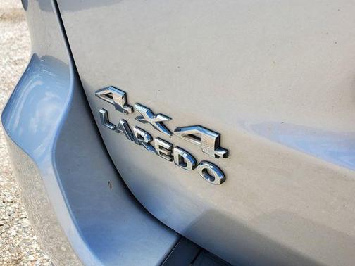 Bright Silver Metallic Clearcoat 2013 Jeep Grand Cherokee Laredo