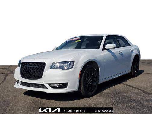 2023 Chrysler 300 Touring