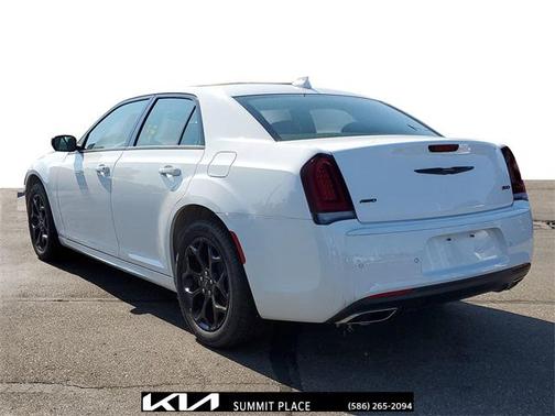 2023 Chrysler 300 Touring