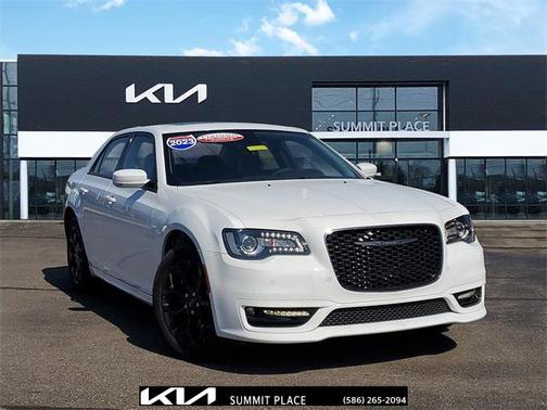 2023 Chrysler 300 Touring