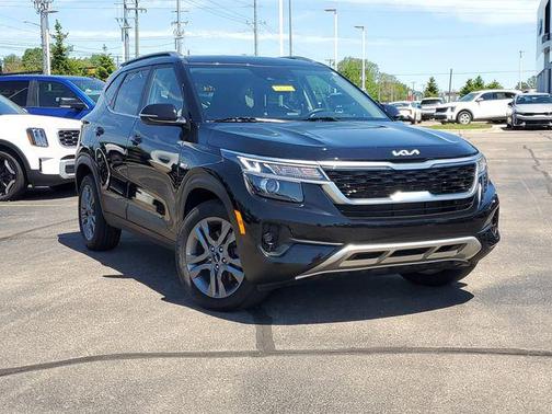 Cherry Black 2023 Kia Seltos S