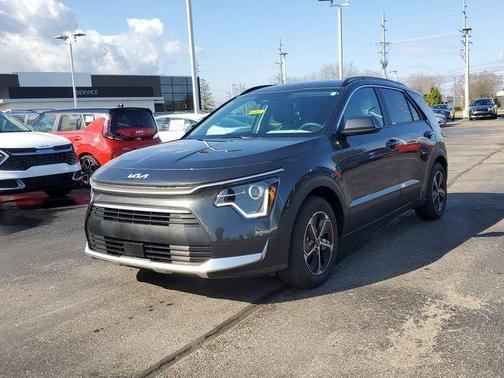 Interstellar Gray 2025 Kia Niro EX