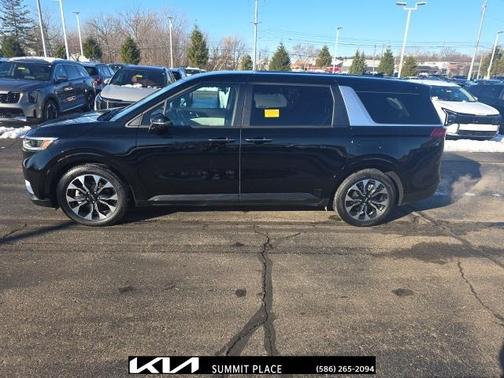 2024 Kia Carnival EX