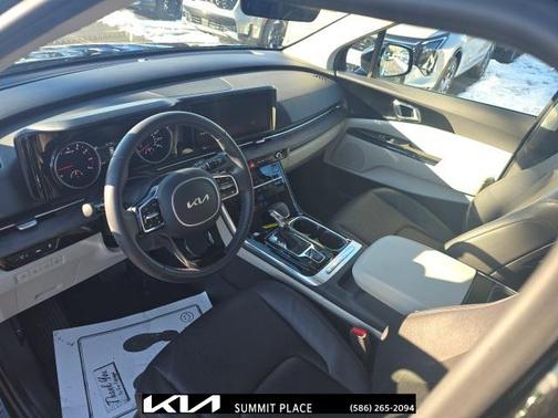 2024 Kia Carnival EX