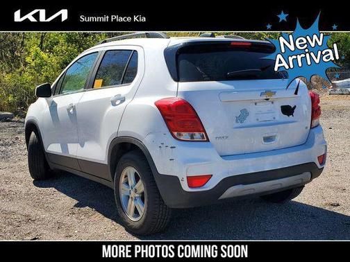 Summit White 2018 Chevrolet Trax LT