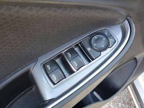 Silver Ice Metallic 2017 Chevrolet Malibu 1LT